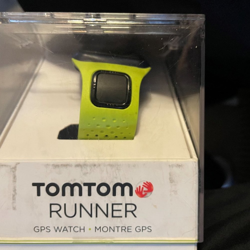 Tomtom water resistant runner GPS watch 8RS00